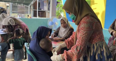 Foto: Pelayanan Posyandu Air Suning (dok. Media KSB)