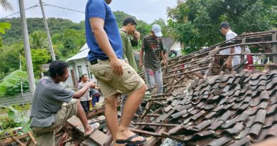 Foto: Rumah Warga Desa Banjar Rata dengan Tanah