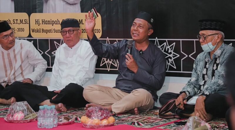 Foto: Bupati KSB, H. Amar Nurmansyah saat berdiskusi bersama mahasiswa