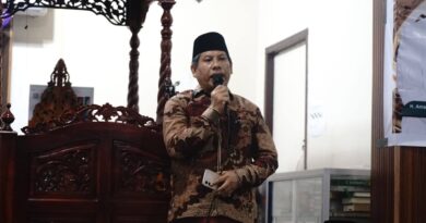 Foto: Plt. Camat Sekongkang, H. Abdul Muthalib, S.Pd., M.M.