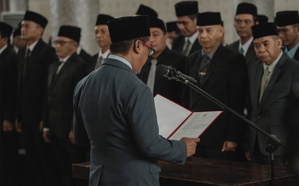 Foto: Prosesi pengucapan sumpah jabatan oleh Bupati KSB kepada Pimpinan OPD yang dilantik