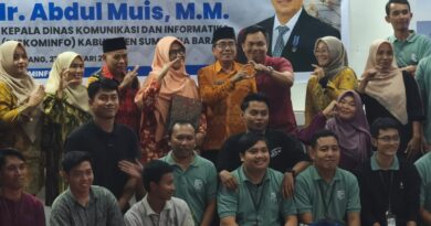 Foto: Pelepasan Purna Tugas, Kepala Diskominfo KSB, Abdul Muis (dok. Media KSB)