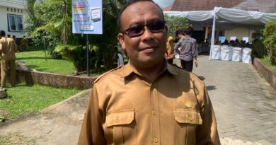 Foto: Kades Pasir Putih, Maluk, Ahmadi.