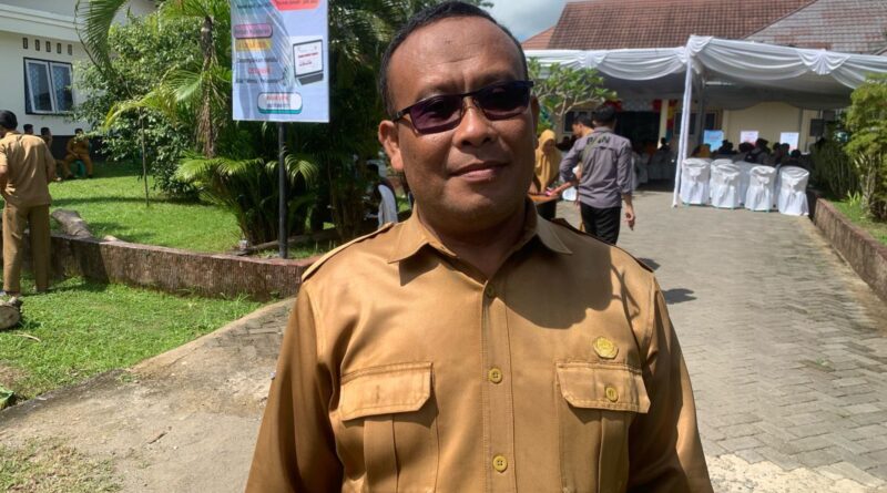 Foto: Kades Pasir Putih, Maluk, Ahmadi.