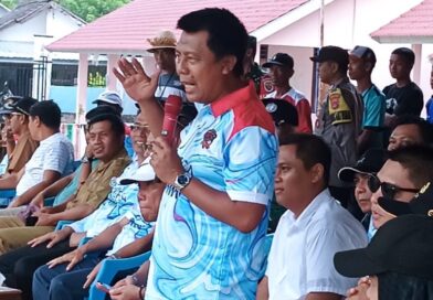 Foto: Bupati KSB, Amar Nurmansyah saat membuka Turnamen Buin Banyu 2026.