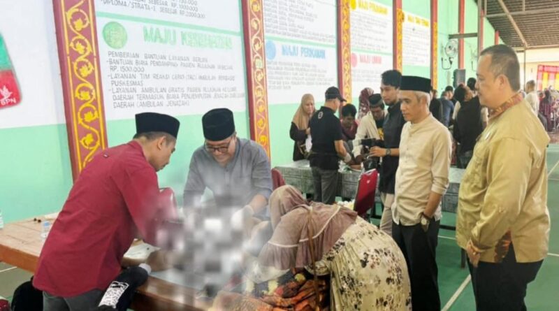 Foto: Kegiata khitanan massal gratis di Bale Central kediaman Wakil Bupati KSB, Hj. Hanifah Musyafirin, S.Pt., M.Inov