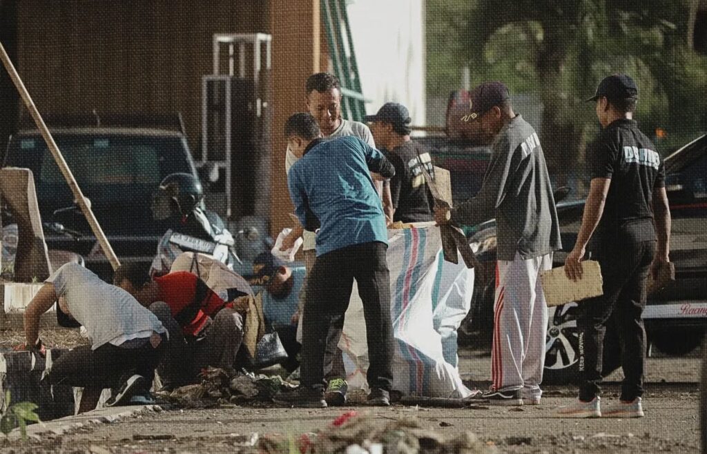 Foto: Gotong royong bersih-bersih Pasar Tana Mita, Taliwang (dok. prokopim)