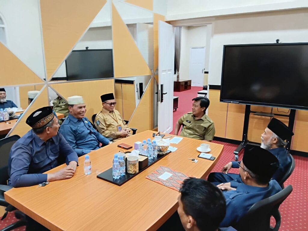 Foto: Rapat pengurus Baznas bersama BUpati KSB.
