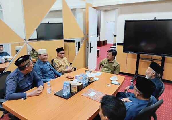 Foto: Rapat pengurus Baznas bersama BUpati KSB.