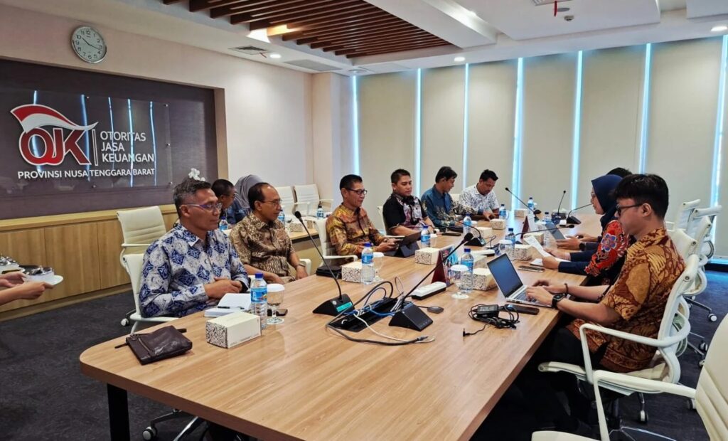 Foto: Rapat DPRD KSB bersama OJK NTB (dok. Suara NTB)