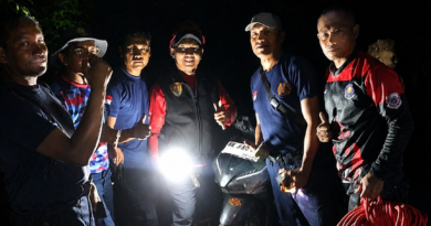 Foto: Tim evakuasi Damkar KSB