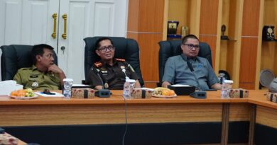 Foto: Rapat Koordinasi Pengendalian Inflasi sekaligus peluncuran Buku Panduan Pendidikan Anti Korupsi Tahun 2026 melalui zoom meeting.