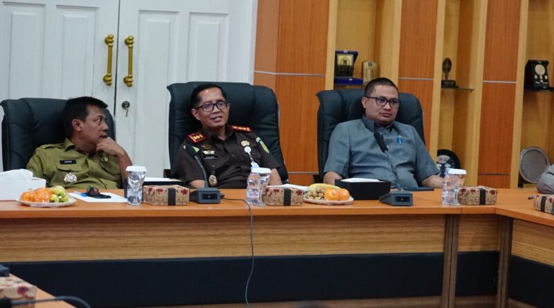 Foto: Rapat Koordinasi Pengendalian Inflasi sekaligus peluncuran Buku Panduan Pendidikan Anti Korupsi Tahun 2026 melalui zoom meeting.