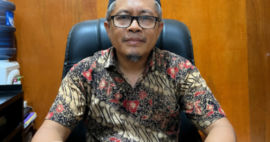 Foto: Sekretaris Dinsos KSB, Andi Suwandi