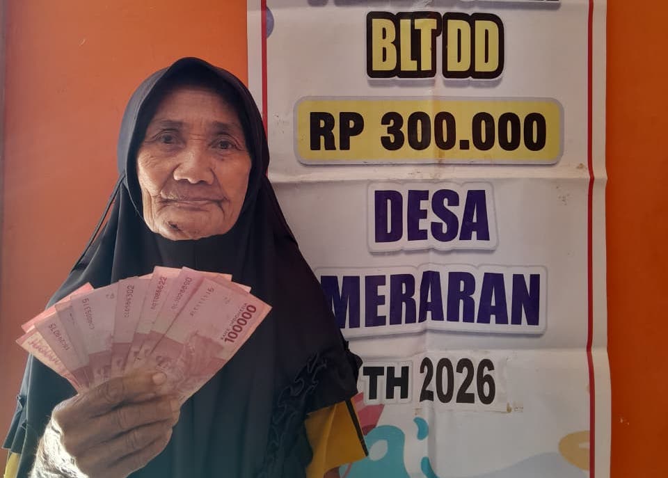 Foto: Salah satu penerima BLT Desa Meraran, Seteluk