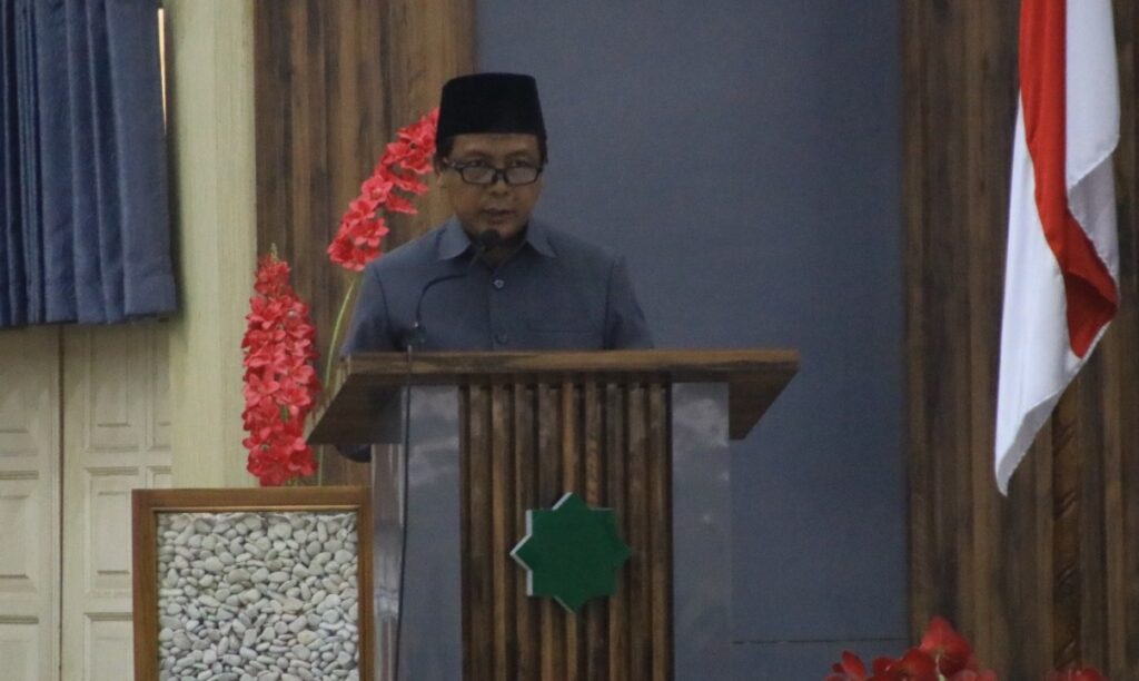 Foto: Bupati KSB, H. Amar Nurmansyah saat Sidang Paripurna. (dok. DPRD KSB)