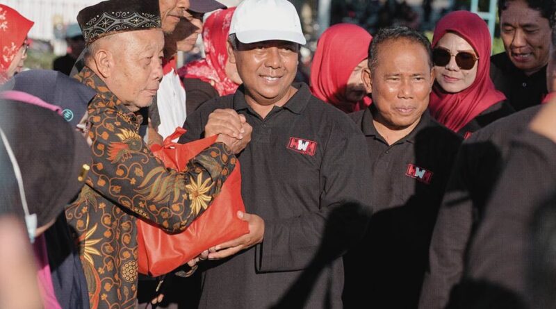 Foto: Baksos HWM Center di Alun-alun Taliwang (dok. Prokopim Sumbawa Barat)
