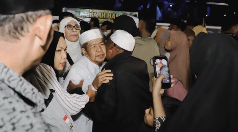 Foto: Jama'ah Haji KSB Tiba di Bumi Pariri Lema Bariri (dok. Prokopim Sumbawa Barat)