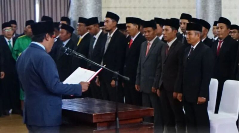 Foto: Pejabat Pimpinan Tinggi Pratama, Administrator, dan Pengawas di Ruang Pertemuan Lantai 3 Gedung Graha Praja, KSB. (dok. Diskominfo KSB)