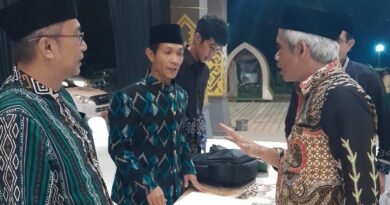 Foto: Kafilah KSB mempertanyakan hasil keputusan dewan juri.