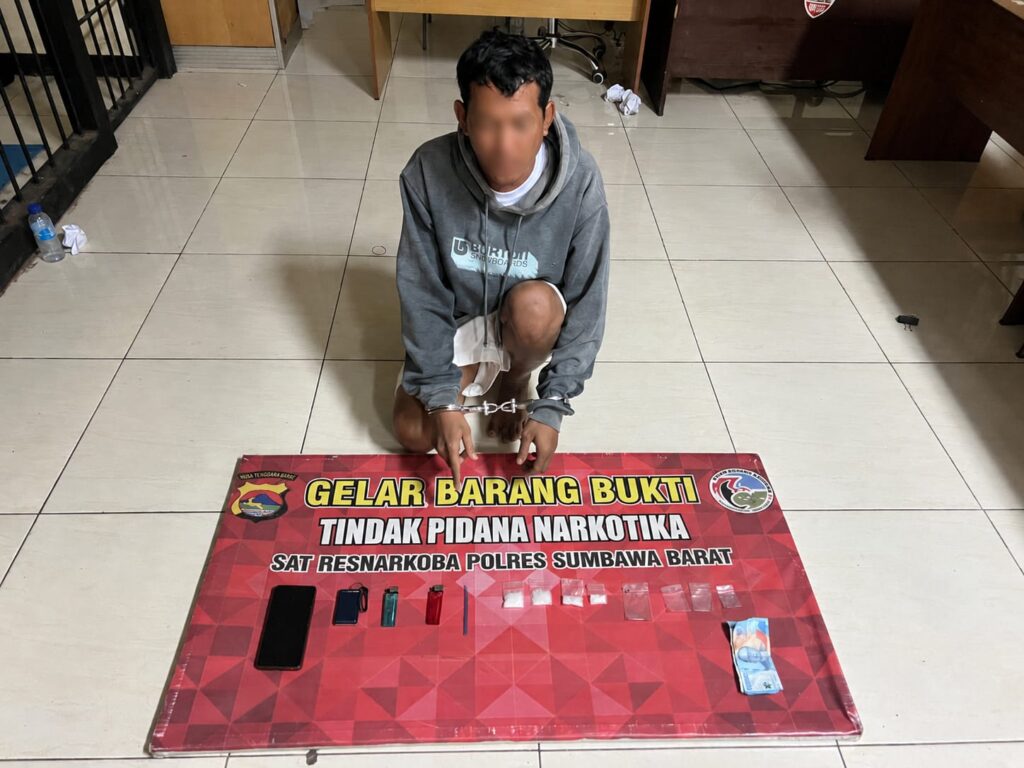 Foto: Tersangka kasus pengedaran sabu di Maluk. (dok. Polres Sumbawa Barat)