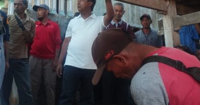 Foto: Bupati KSB, H. Amar Tinjau Langsung Bantuan Pembangunan Rumah di Seteluk.
