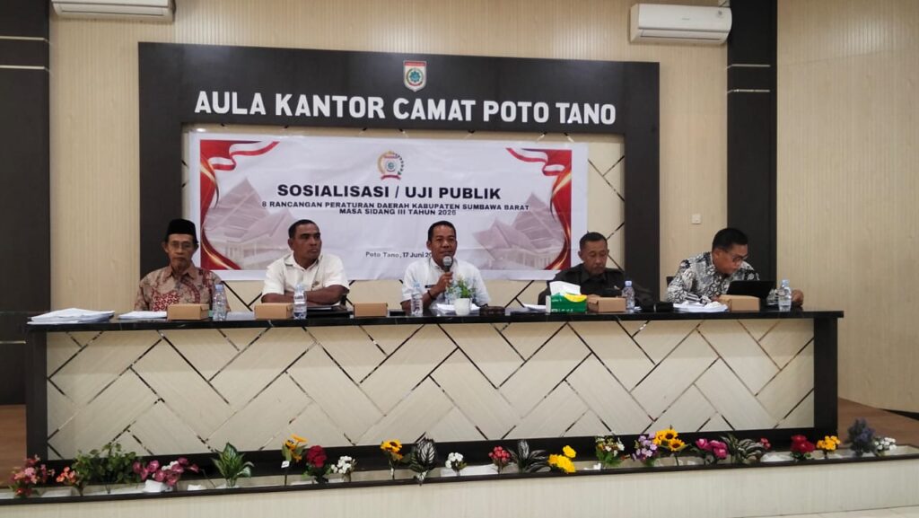 Foto: Uji Publik Raperda DPRD KSB di Poto Tano