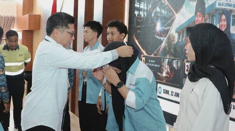 Foto: Pengukuhan 64 peserta Pelatihan Vokasi Nasional Batch II, UPTD BLK KSB (dok. Prokopim Sumbawa Barat)