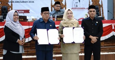 Foto: DPRD KSB dan Pemerintah Daerah Sahkan Perubahan APBD 2026