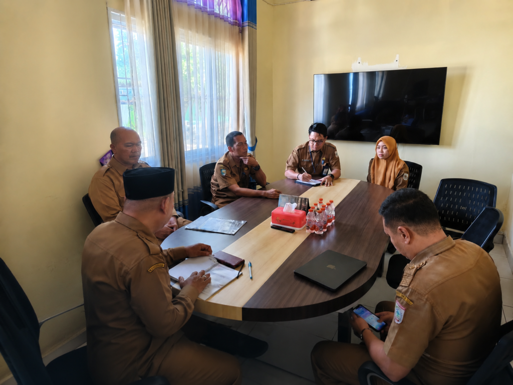 Foto: Rapat pengembangan aplikasi Maju Perumahan, Disperkim dan Diskominfo KSB