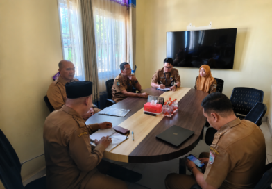 Foto: Rapat pengembangan aplikasi Maju Perumahan, Disperkim dan Diskominfo KSB