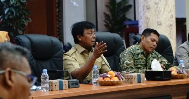 Foto: Bupati KSB, H. Amar Nurmansyah pimpin rapat persiapan Pilkades 2026 (dok. PPID Sumbawa Barat)
