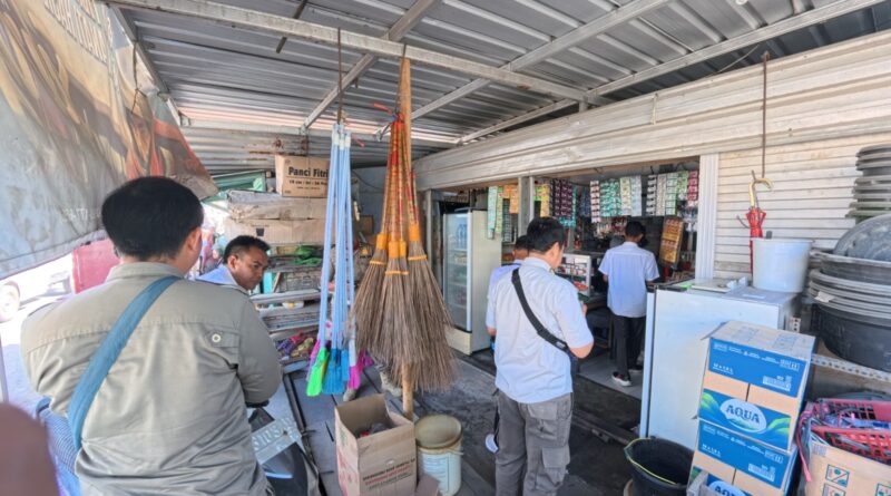 Foto: Tim Gabungan Diskoperindag dan Satpol PP KSB Sidak Pangkalan Gas Melon