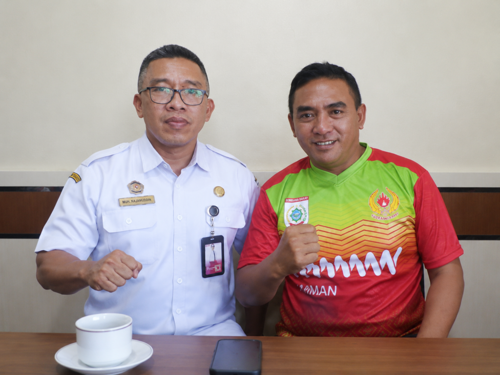 Foto: Ketua KONI KSB, Andi Laweng (kanan), Sekjen KONI KSB, Mars Anugerainsyah (kiri)