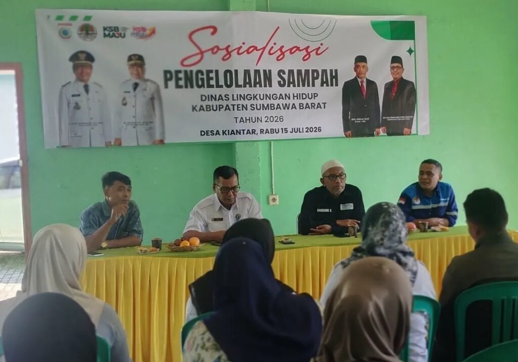 Foto: Sosialisasi pengelolaan sampah berbasis masyarakat di desa Kiantar