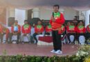 Foto: BUpati KSB, H. Amar Nurmansyah melepas kontingen Porporv 2026 di halaman kantor Bupati.