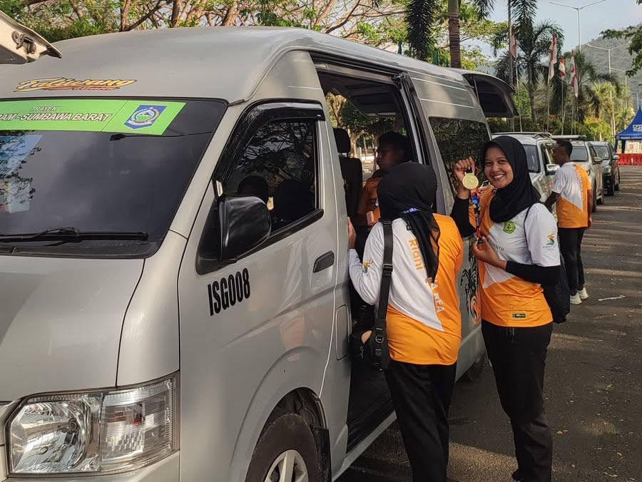 Foto: Mini bus dari KSB untuk keperluan atlet Porprov tiap Kabupaten