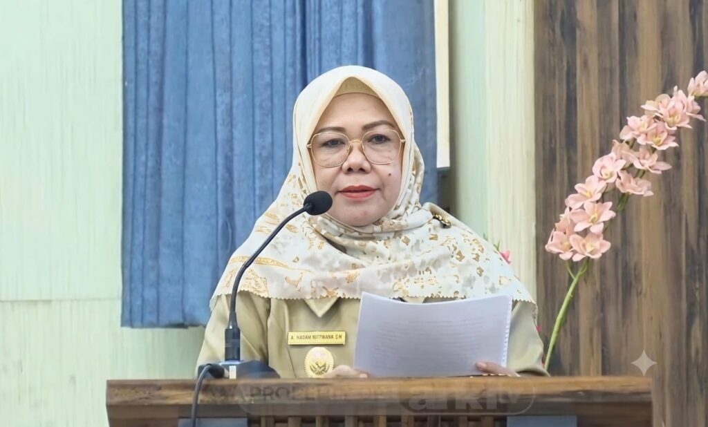 Foto: Wabup KSB, Hj. Hanifa menyampaikan jawaban atas pemandangan umum Fraksi DPRD KSB tentang Raperda APBD Perubahan 2026