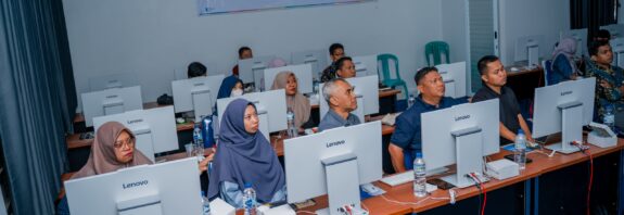 Foto: Pelatihan artificial intelligence/AI regional bertajuk AI Ready ASEAN yang berlangsung di kampus UNDOVA kolaborasi dengan AMMAN (dok. AMMAN)