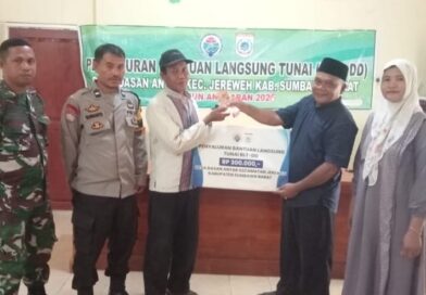 Foto: Penyerahan BLT Pemdes Dasan Anyar, Jereweh.