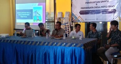 Foto: Pelatihan UMKM di Poto Tano, oleh KKNT Pulau Kalong.