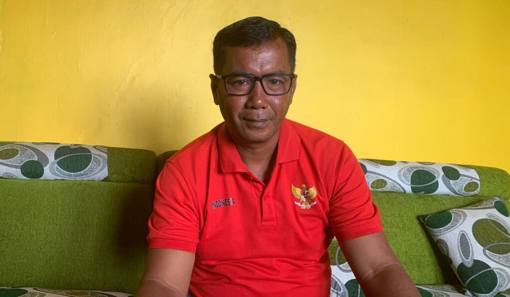 Foto: Kepala Desa Kiantar, Hasbullah