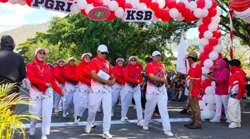 Foto: Lomba gerak jalan tepat waktu PGRI KSB 2026. (dok. Media KSB)