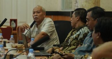 Foto: Lima profesor dan dosen UNRAM kunjungi KSB. (dok. Bale Rungan)