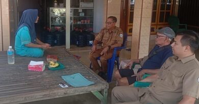 Foto: Sidak LPG pangkalan UD. Dua Putri di Dusun Aina, Desa Meraran, Seteluk oleh tim Diskoperindag KSB