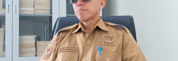 Foto: Kepala Bidang Pendaftaran Penduduk, Disdukcapil KSB, Adi Sosiawan.