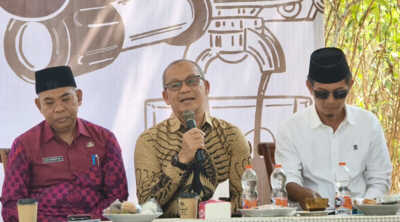 MEDIAKSB - Kepala Diskan KSB, Agus Purnawan (Foto: Imam Fauzan)