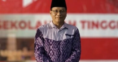 Foto: Camat Seteluk, M. Ikhwan.