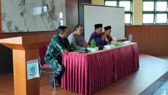 Foto: Rapat persiapan MTQ Tingkat Kabupaten di Kecamatan Seteluk.