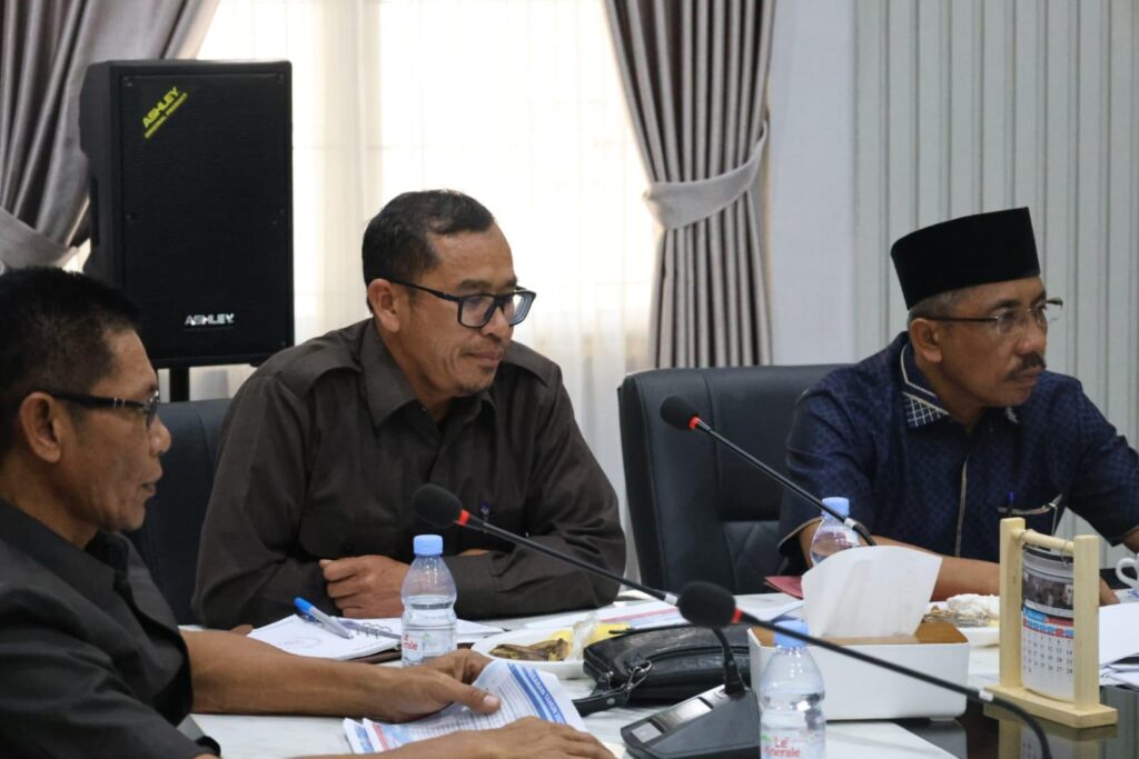 MEDIAKSB - Rapat RDP Komisi III DPRD KSB bersama DMPMTSP beberapa waktu lalu.